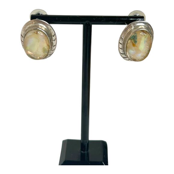 Vintage Oval Abalone Silver Tone Boho Southwest Pierced Earrings Signed Best - Picture 6 of 6